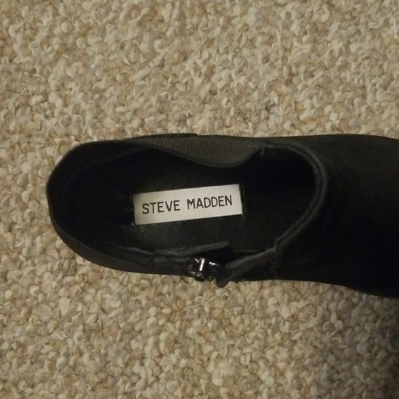 Black Chelsea boots - Picture 2 of 2